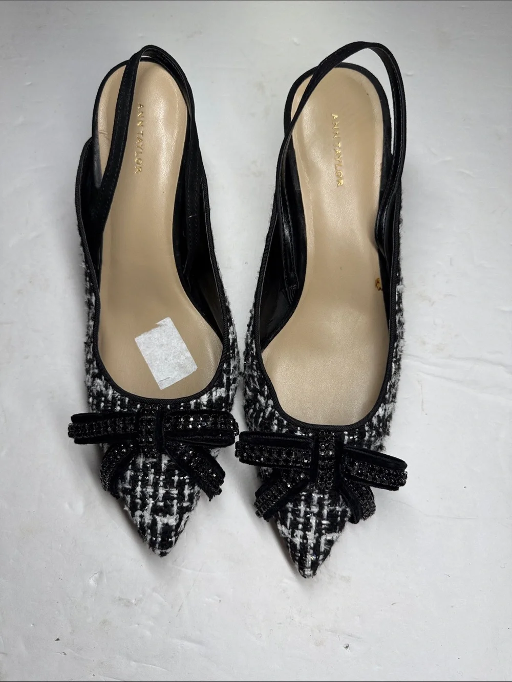 Ann Taylor Black & White Tweed Slingback Pointed Toe kitten heels 9 bow beaded